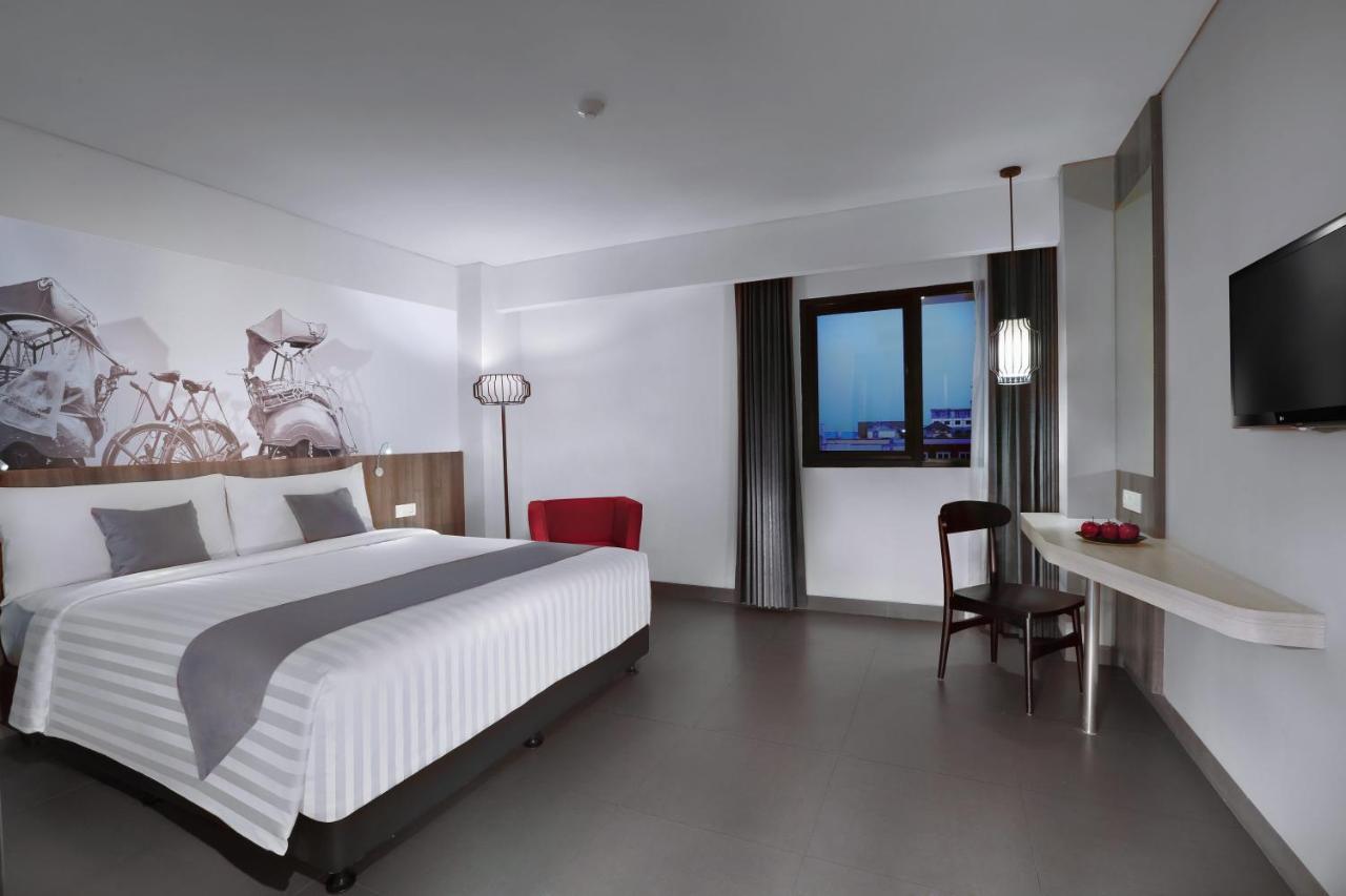 Hotel Neo Malioboro By Aston Джок'якарта Екстер'єр фото