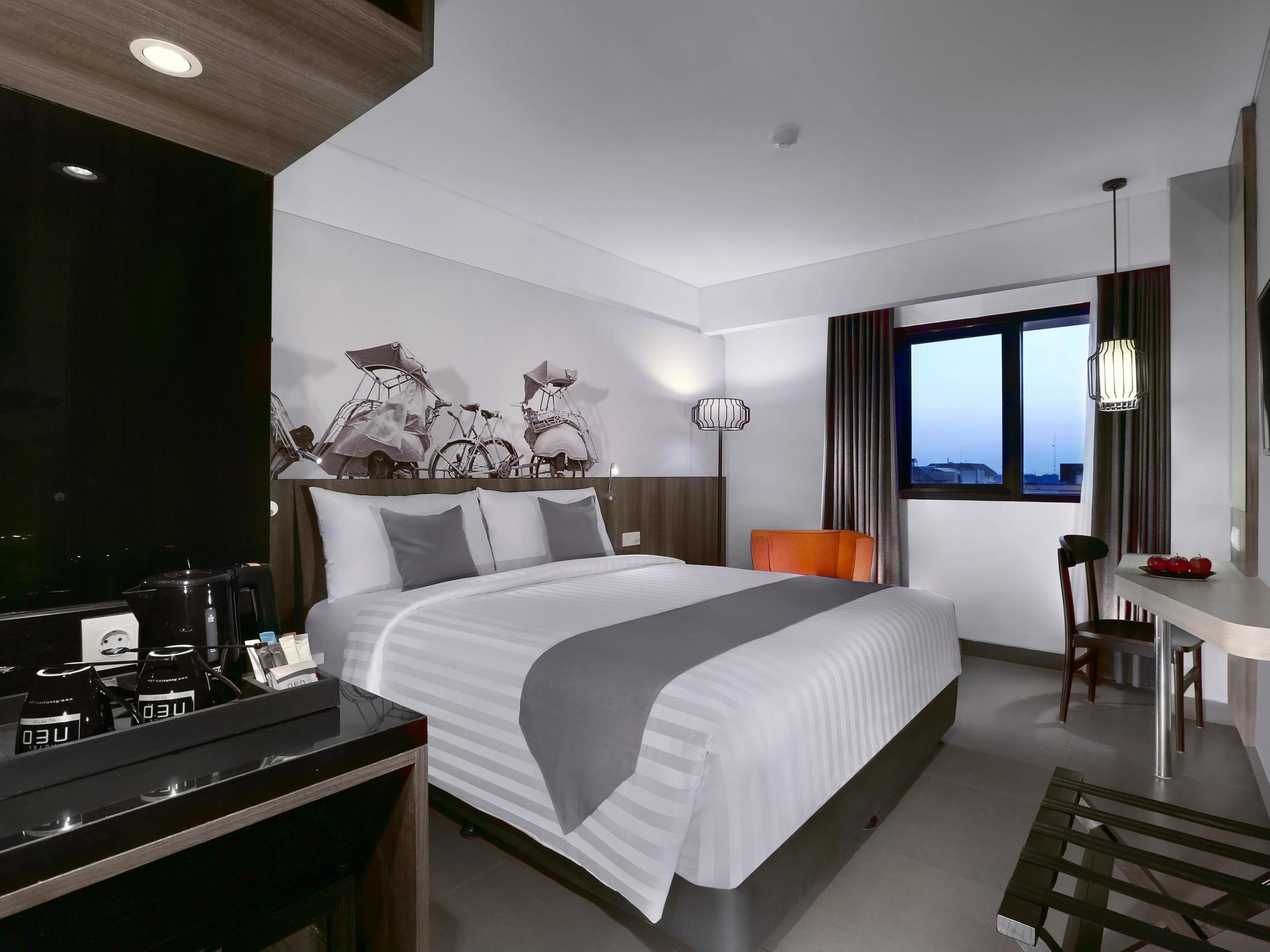 Hotel Neo Malioboro By Aston Джок'якарта Екстер'єр фото