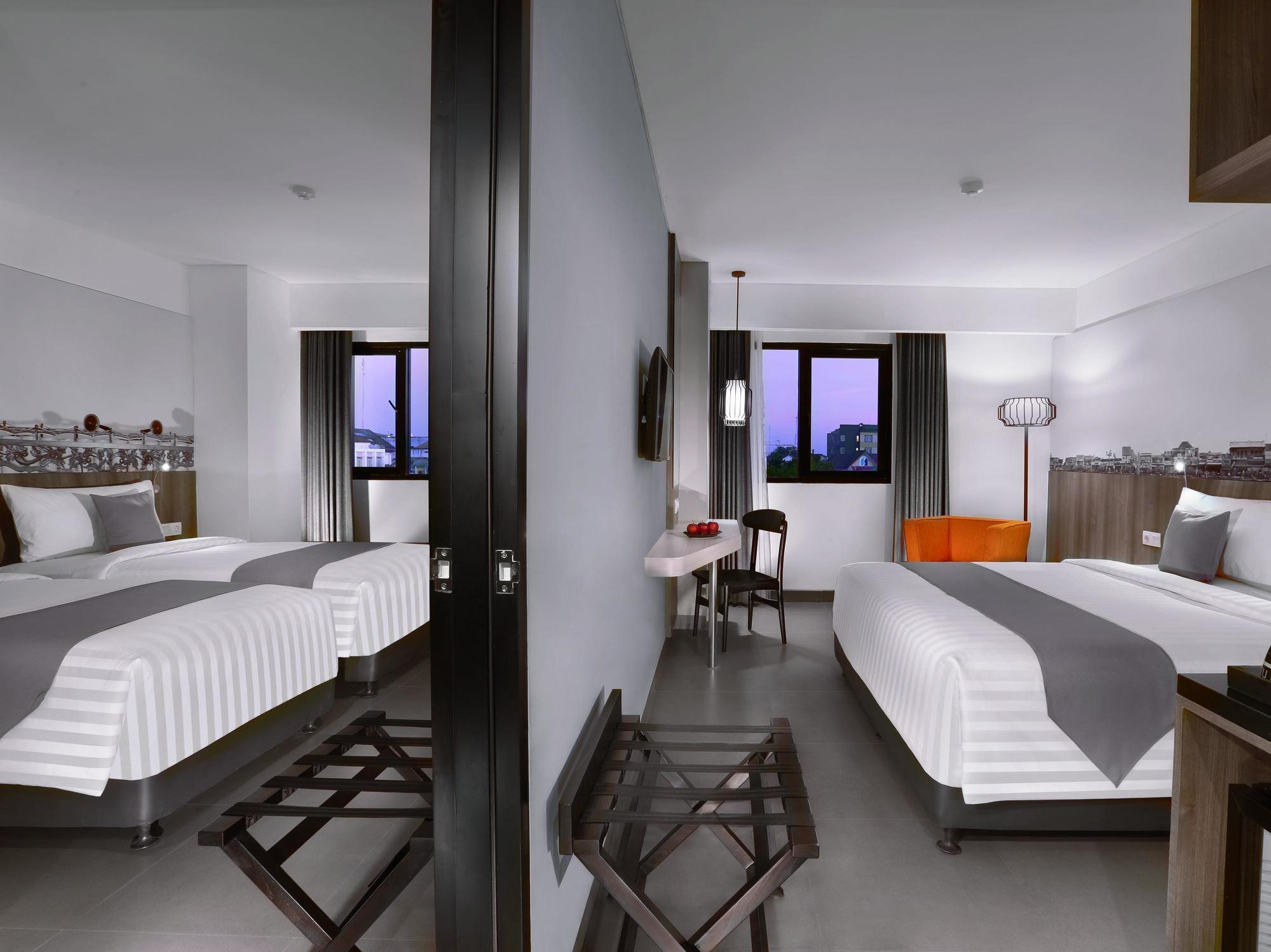 Hotel Neo Malioboro By Aston Джок'якарта Екстер'єр фото