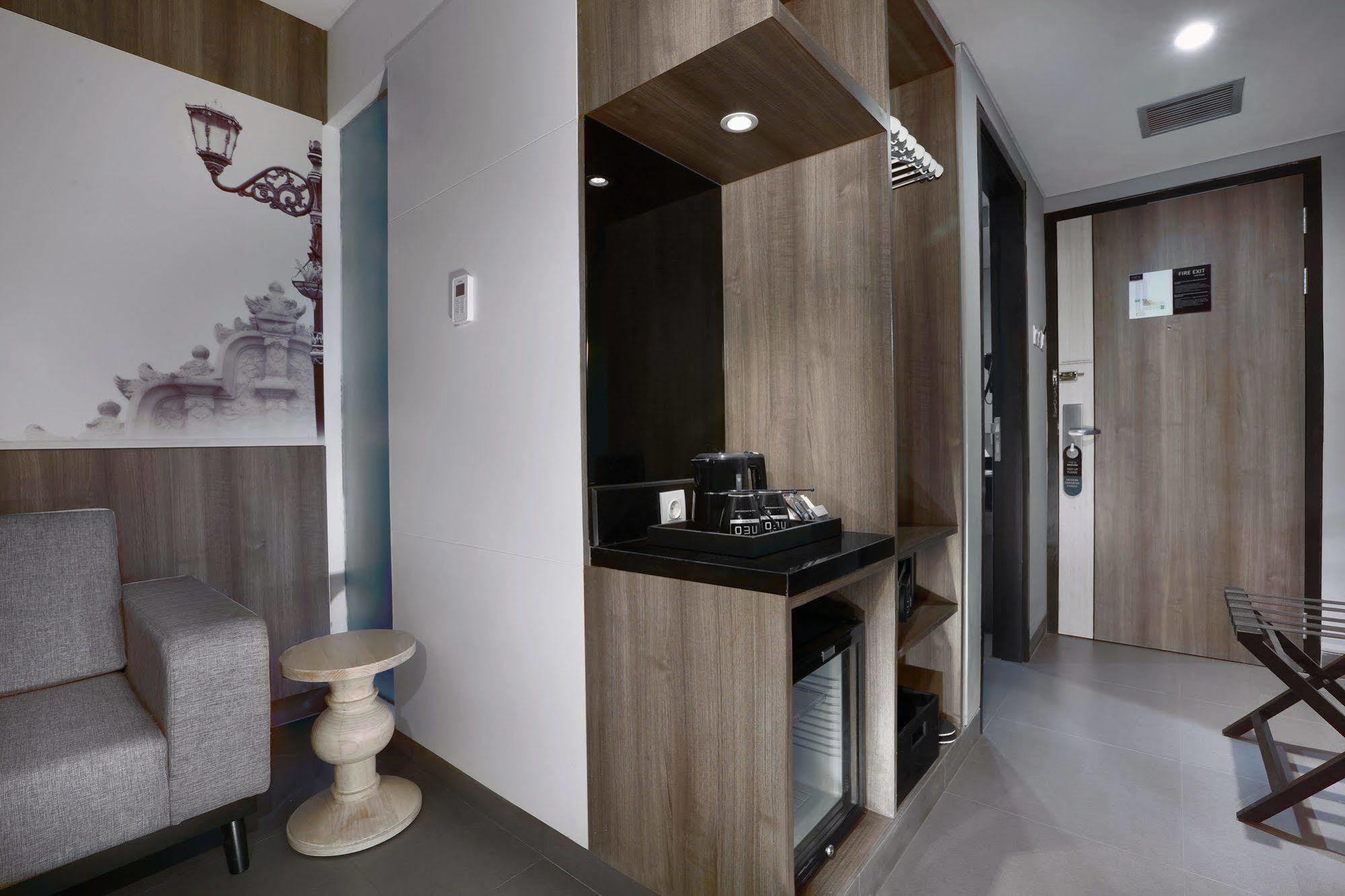 Hotel Neo Malioboro By Aston Джок'якарта Екстер'єр фото