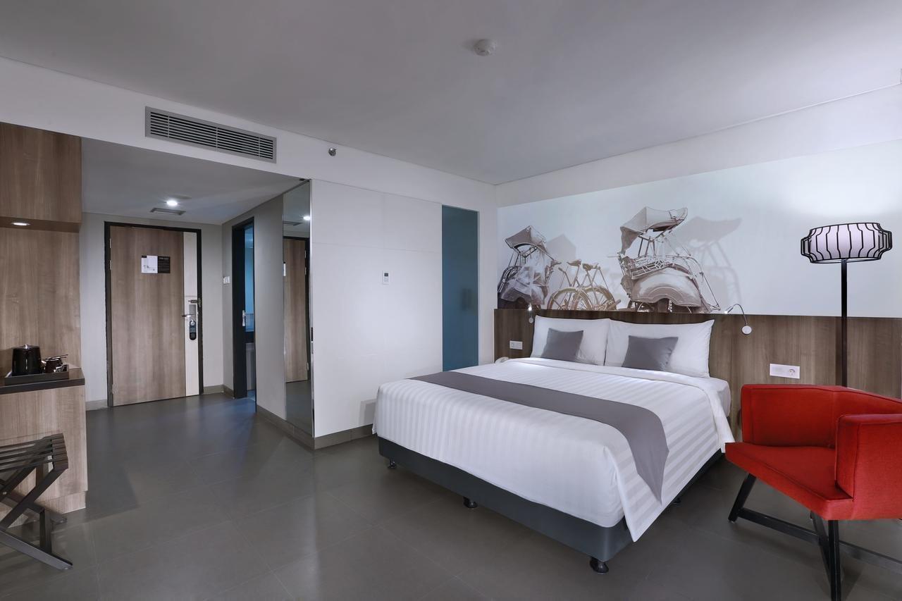 Hotel Neo Malioboro By Aston Джок'якарта Екстер'єр фото